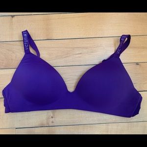SOLD! On eBay Victoria’s Secret Bra 34C T Shirt